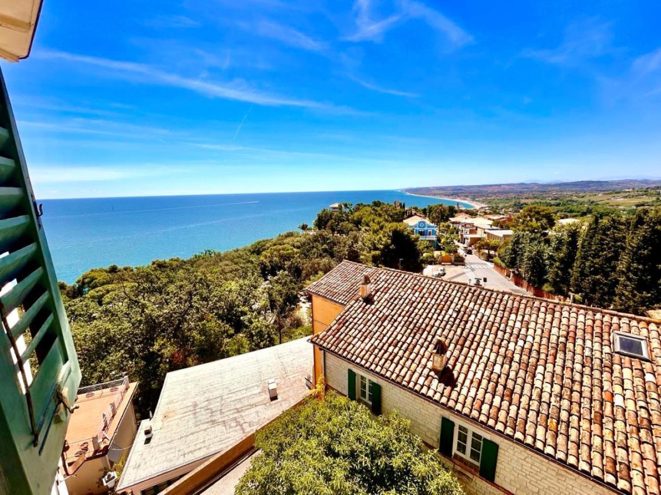 Paulis - Semiattico In Pieno Centro A Sirolo, Con Meravigliosa Vista Mare Apartment Ngoại thất bức ảnh
